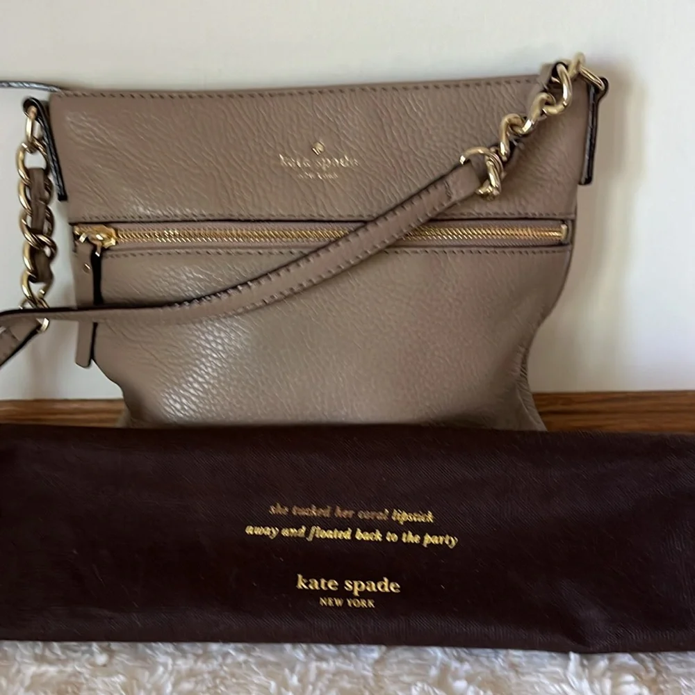 Kate Spade Cobble Hill Ellen Taupe Leather Crossbody with Dust Bag